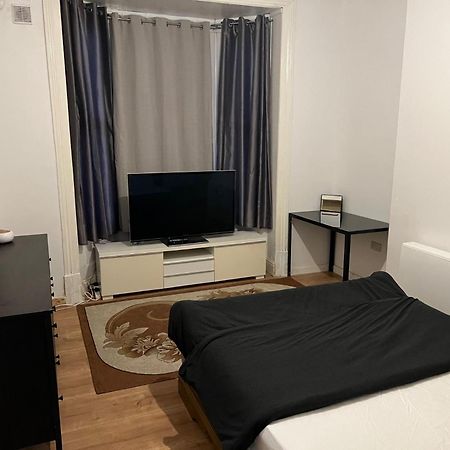 New Flat, Own Bathroom, Sitting Room & Large Bedroom - Walsall Bescot المظهر الخارجي الصورة