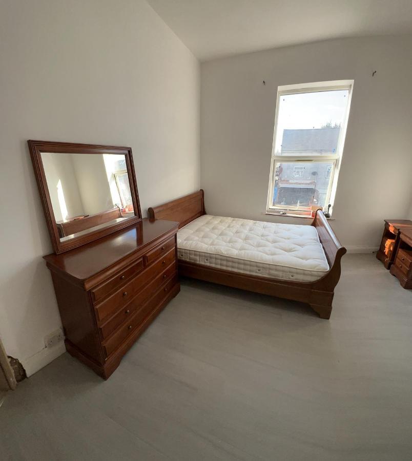 New Flat, Own Bathroom, Sitting Room & Large Bedroom - Walsall Bescot المظهر الخارجي الصورة