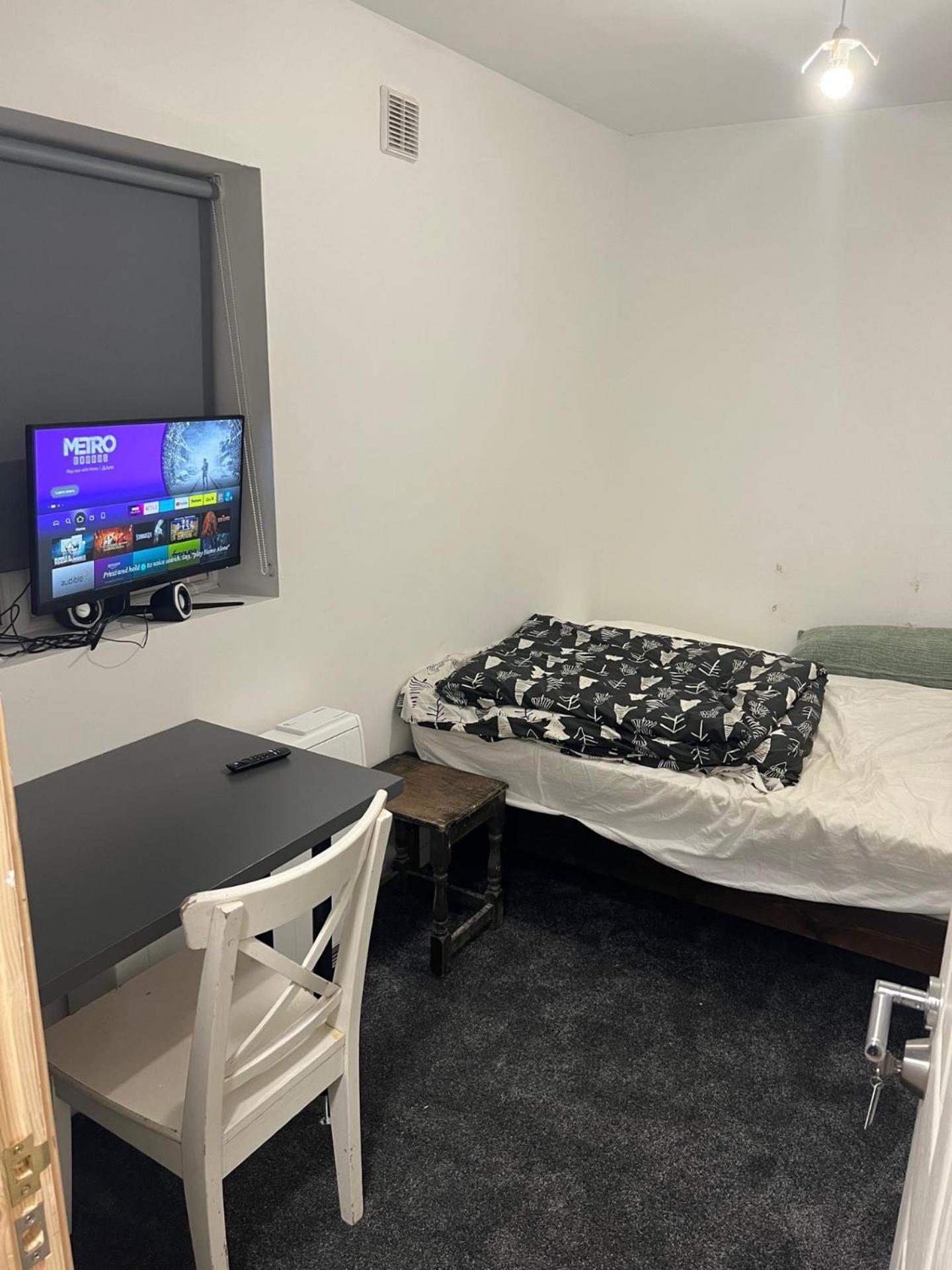 New Flat, Own Bathroom, Sitting Room & Large Bedroom - Walsall Bescot المظهر الخارجي الصورة